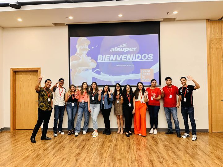 AlsuperH's tweet photo. Sexto curso de inducción Corporativo 2023
Bienvenidos a todos 📷
#alsuper #alsupercorporativo #chihuahua #cuu #cursodeinducción #capitalhumano #prendiendojuntos https://t.co/OtZIl8xfHJ