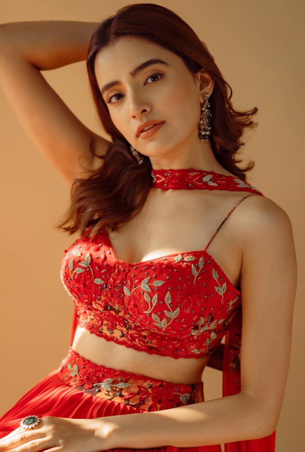 F_tkguMXMAAAOq6?format=jpg&name=900x900