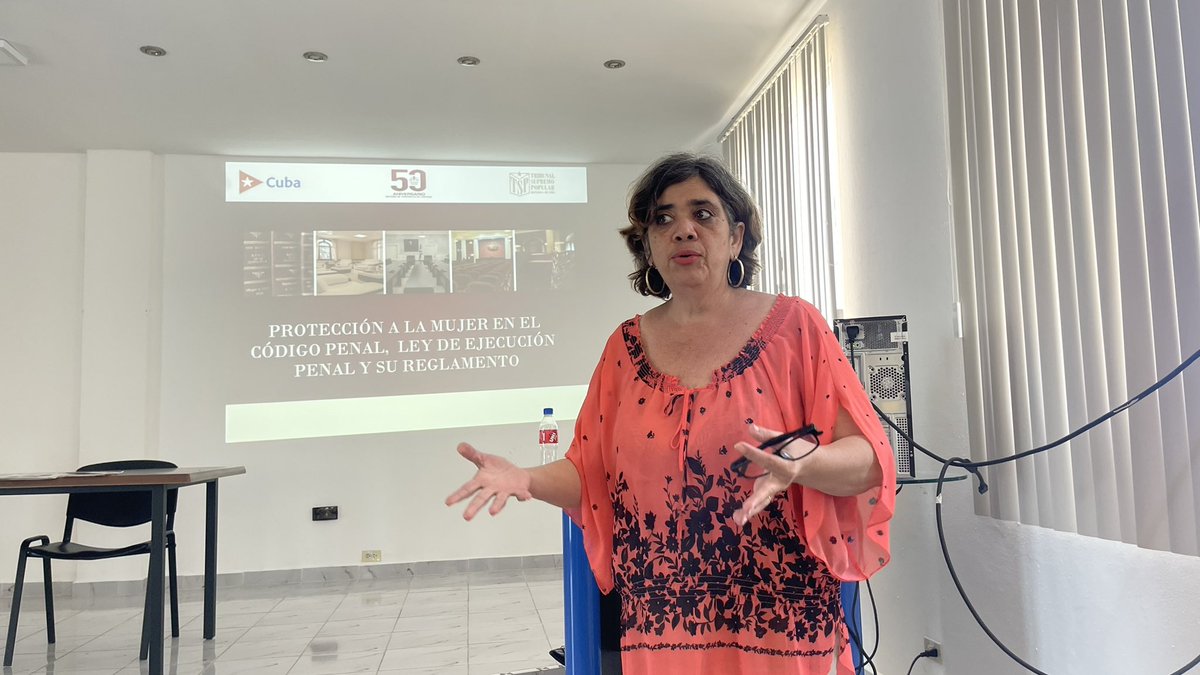 ETECSAGranma's tweet photo. Debaten en #Granma sobre protección a la mujer en el Código Penal, Ley de Ejecución penal y su reglamento. @FMC_Cuba @YanetsyTerry @ETECSA_Cuba @LidiaHid @carlosr_riera @H3110Rosangel @DayanaG65564178 @ErlinRondon @CMKXDigital https://t.co/X5QLM8bHOl