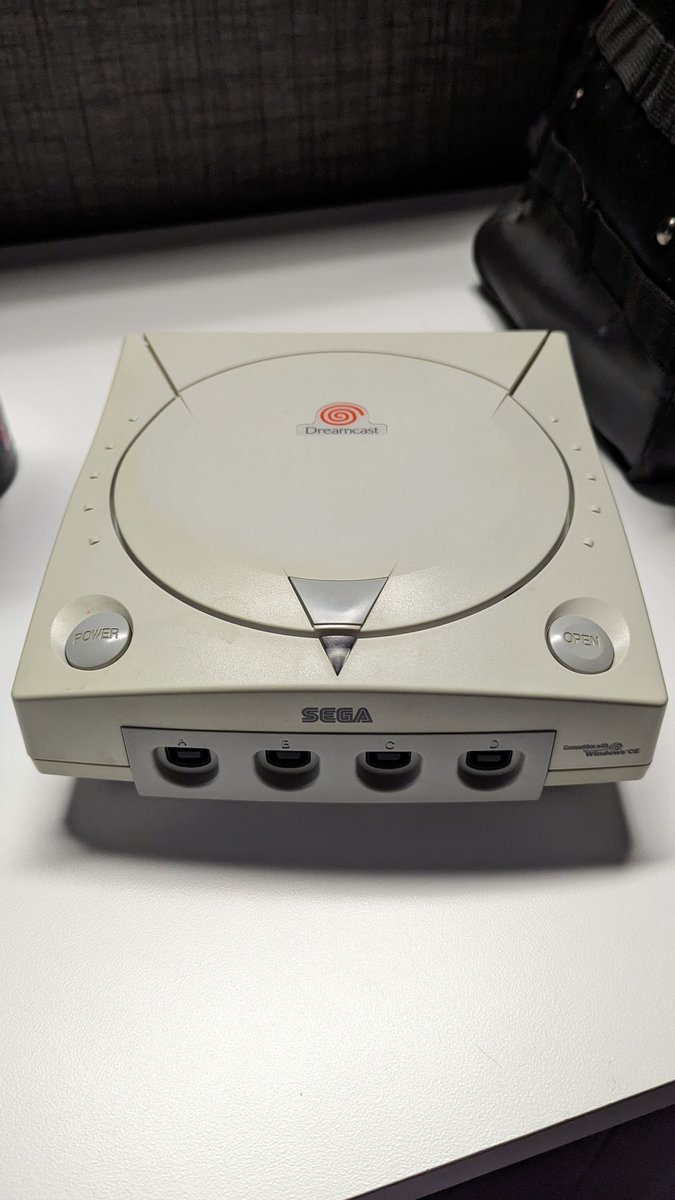 We got this Sega Dreamcast for free today! What should we play on it?