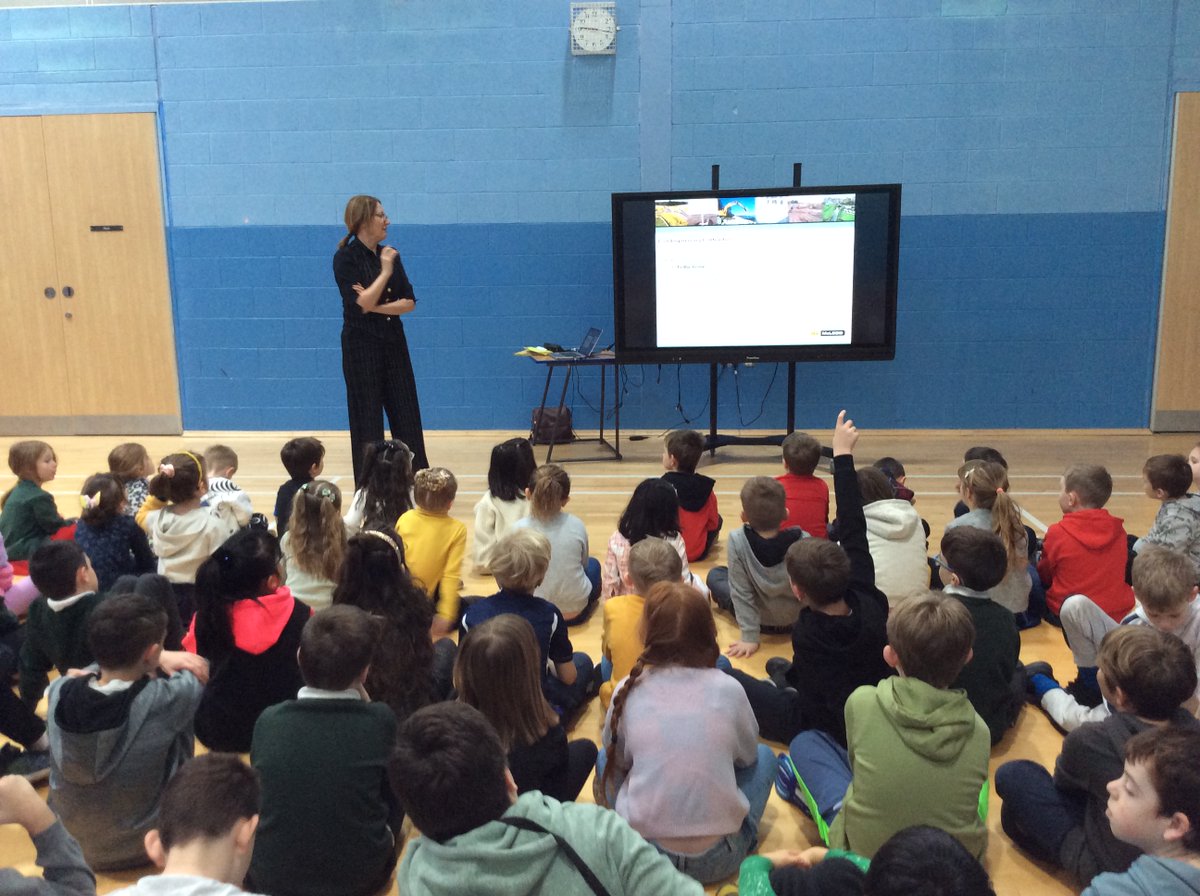 StMarysLargs's tweet photo. Tks to Mrs McKitrick from #RJMcLeod for being a fantastic World of Work guest speaker. We learned about the importance of safety on a construction site & about all the different job opportunities open to Civil Engineers #RRSA #24 #28 @AliAllan_PLL @skillsdevscot https://t.co/BhsEuuZRhB