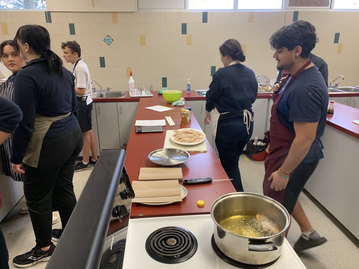 MrKevinBarnes3's tweet photo. Student choice in foods technology class #justaddchicken https://t.co/nVsioBObkQ