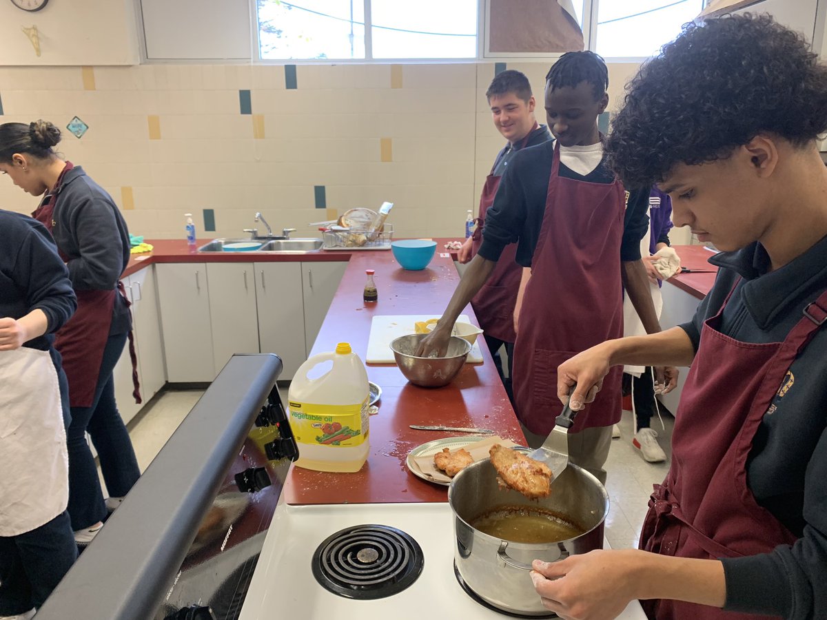 MrKevinBarnes3's tweet photo. Student choice in foods technology class #justaddchicken https://t.co/nVsioBObkQ