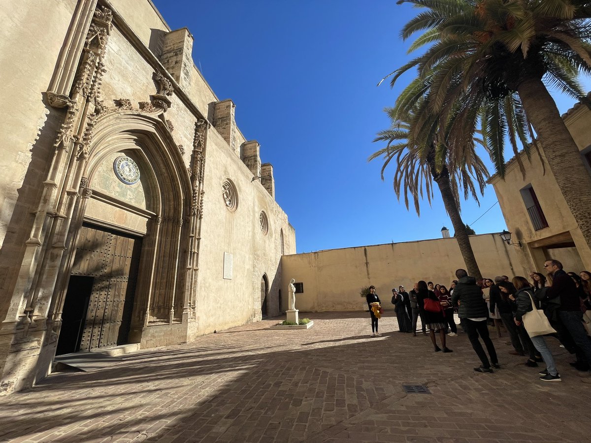 Concluimos el encuentro internacional con la visita al Monasterio de la Trinidad de Valencia, en compañía de Arturo Zaragozá. Gracias a todos los ponentes y asistentes por estas jornadas de trabajo tan intensas! @FacGeoiH