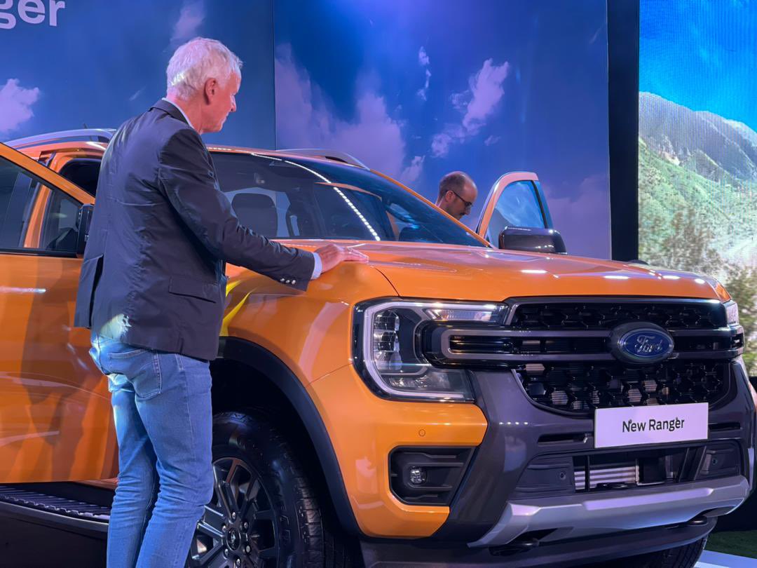 lynn_namiiro's tweet photo. Introducing the NEXT GENERATION FORD RANGER 💃🏽💃🏽💃🏽💃🏽
It features a bold exterior, a luxurious interior, and a range of engine options, including a V6 powertrain with also two four-wheel drive systems, a 10-speed automatic transmission, and a new Platinum model.

#LicenseToExplore https://t.co/HeVu5gSXYM