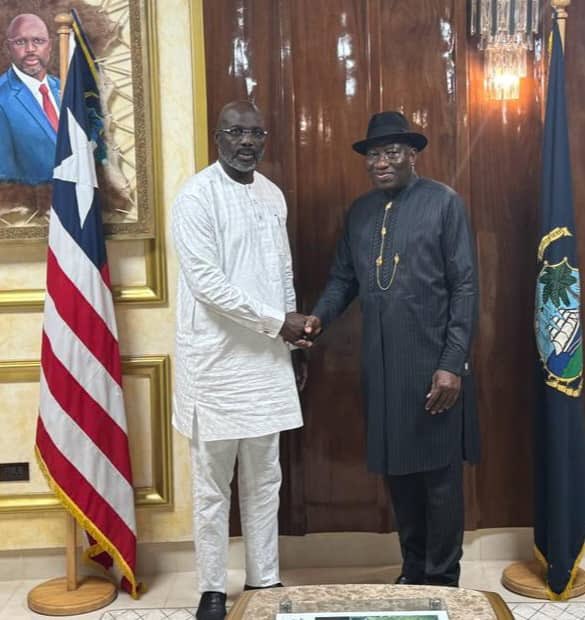 GEJonathan's tweet photo. In continuation of the West African Elders Forum ( @TheWAEF ) Election Mediation Mission to Liberia's last general elections, I returned to Monrovia today to meet with His Excellency President George Weah and the President-Elect His Excellency Joseph Boakai, as they begin processes for a peaceful power transition.

My consultations with both of them was quite reassuring. I am pleased with their sense of co-operation, purpose and patriotism as well as their determination to rally all Liberians to work for the unity, peace and progress of the country.

I believe all of West Africa has something to learn from Liberian's elections, especially with President Weah's selflessness in calling to concede and congratulate the President-Elect and the demonstrated commitment of all stakeholders to put the interest of the country above personal or party considerations.
-GEJ
