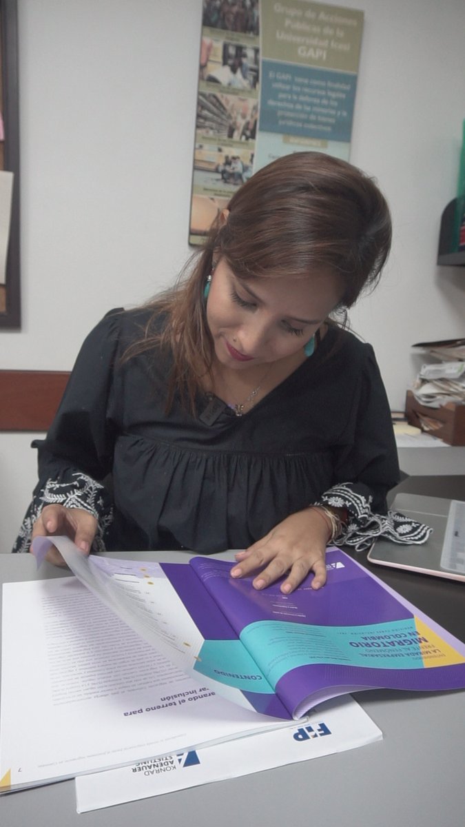 elpaiscali's tweet photo. #CentroIntégrate #CaliIncluyente | Paula Cerón, coordinadora del Consultorio Jurídico de la Universidad Icesi, ubicado en Carrera 9 #9-49, afirmó que el Centro recibe semanalmente cerca de 120 migrantes para orientación jurídica.

👉 El año pasado atendieron a 1700 personas migrantes venezolanas.

📸 Luis Felipe Trochez / El País.