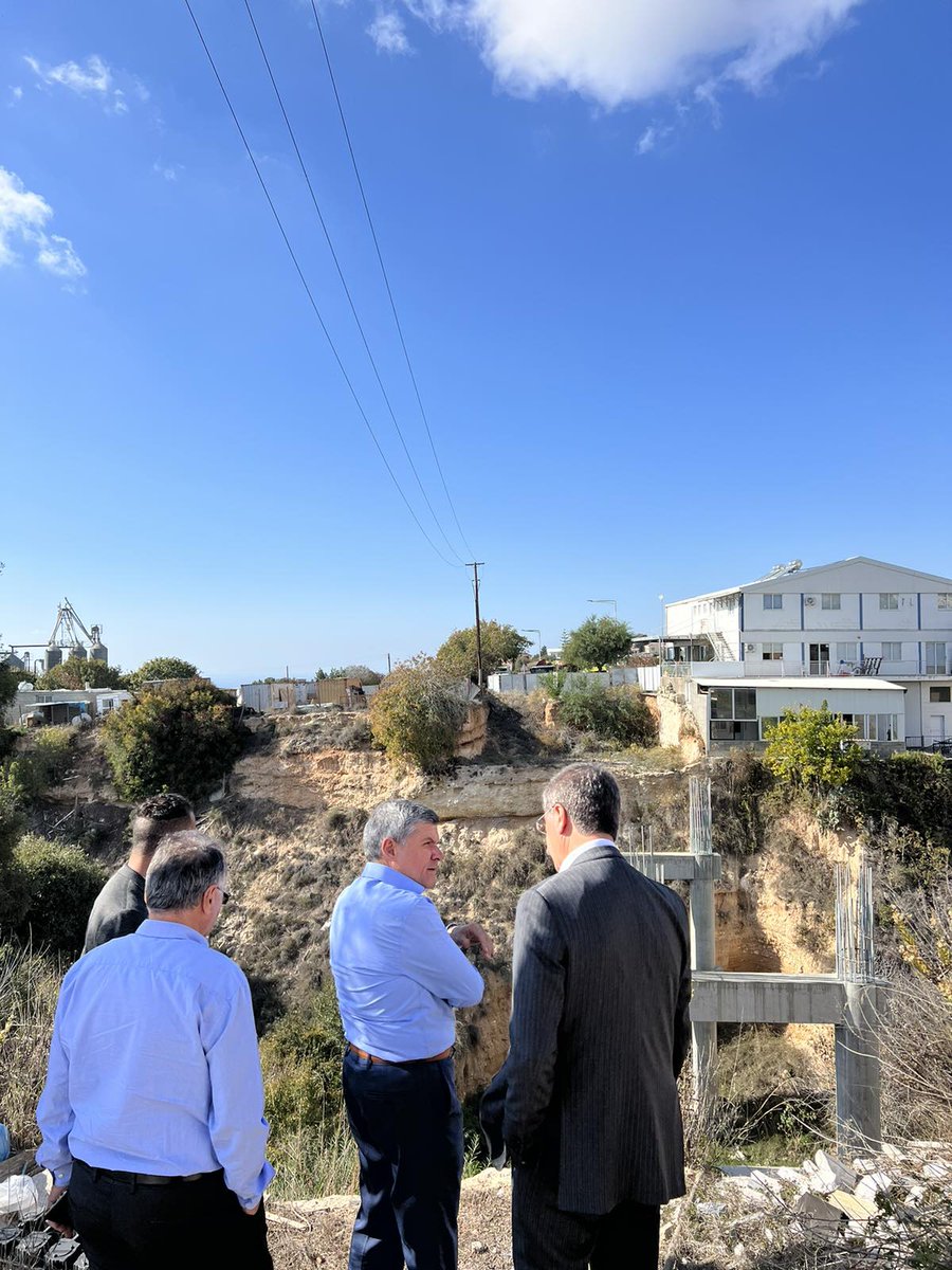 Στο πλαίσιο της #ΕβδομάδαςΒιομηχανίας επισκεφθήκαμε #βιομηχανίες στην #Πάφο, καθώς &amp; το χώρο κατασκευής της γέφυρας διασύνδεσης Βιομ. Πρχ Μεσόγης με Βιοτ. Ζώνη Τρεμιθούσας με τον Υπουργό ΕΕΒ <a href="/GePapanastasiou/">George Papanastasiou</a> και υπηρεσιακούς του <a href="/cyMECI/">Υπουργείο Ενέργειας, Εμπορίου και Βιομηχανίας 🇨🇾</a> &amp; του <a href="/CCCI_Cyprus/">Cyprus Chamber of Commerce and Industry</a>