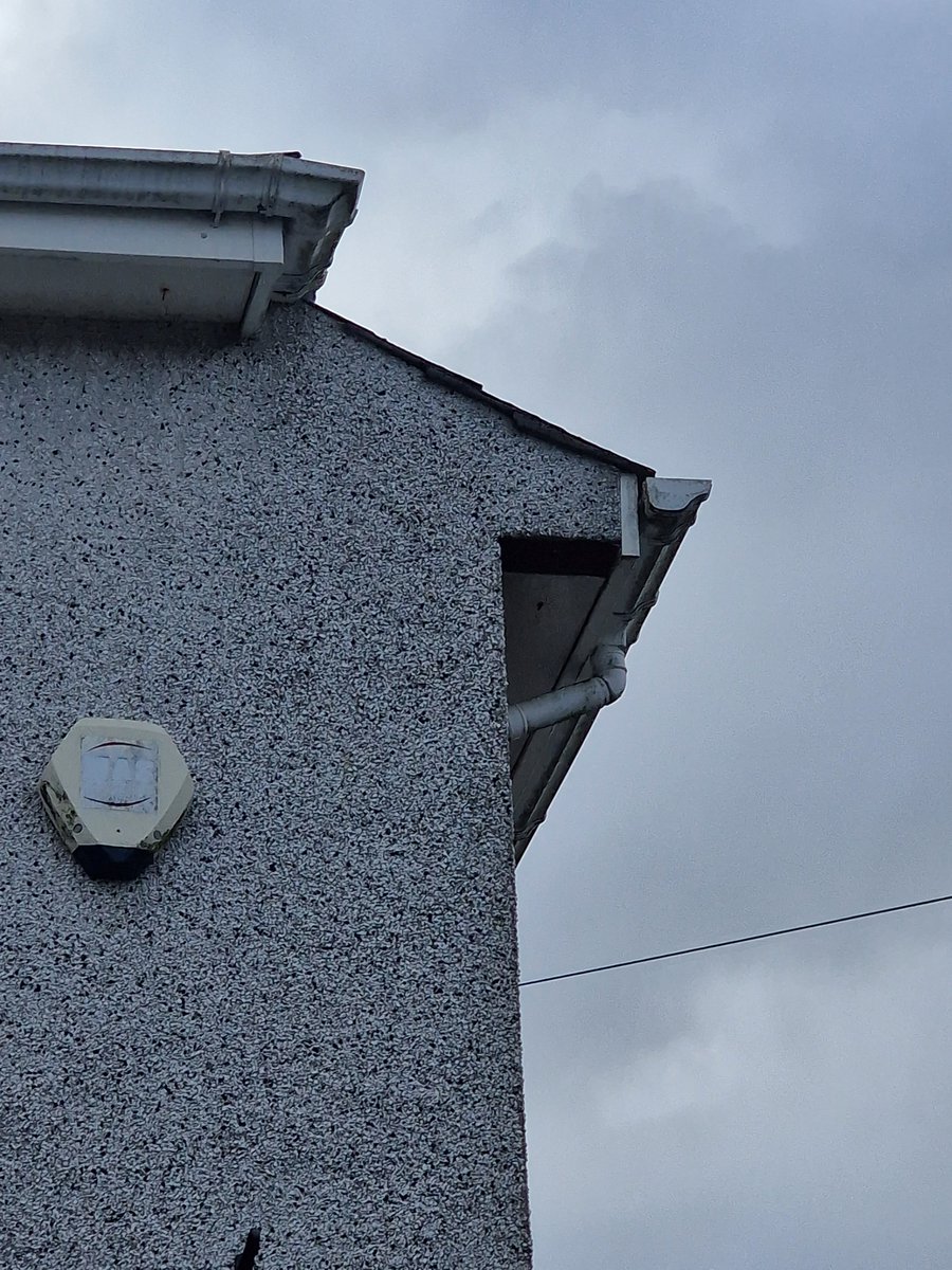 Today Dr Steve Coombs and I visited the homes and met the residents of our #transforminghomes project in Swansea. 

Residents are on board and the homes that 'look identical' all provide many different challenges #beyondnetzero #biobasedmaterial <a href="/ahrcpress/">Arts and Humanities Research Council</a> <a href="/LCBE_WSA/">LCBE_WSA</a> <a href="/cardiffuni/">Cardiff University</a>