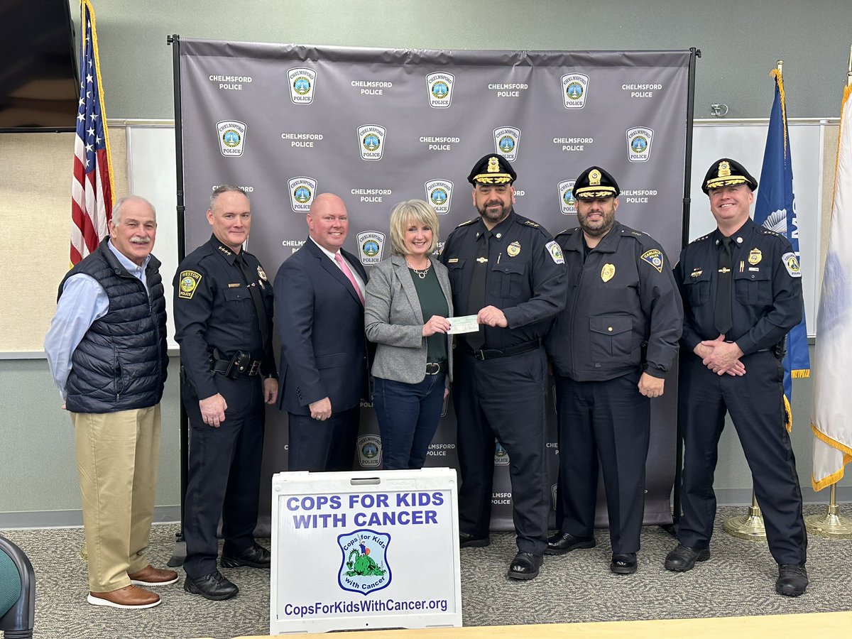 ChelmsfordPD's tweet photo. On Wednesday, November 22, @CopsForKids1 board members presented a check to Navarro Family.
Ruby is a strong and resilient 2 year old with a gracious smile.
NEMLEC Police Foundation also presented a $10,000
donation check to CFKWC
#RubyStrong #copsforkidswithcancer #fighter https://t.co/mAv0rnuv5m