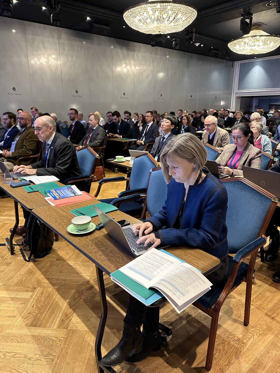OECD_NEA's tweet photo. The war in #Ukraine marks the first time in history that a country with significant nuclear and radiological capacities has been engaged in armed conflict. The @OECD_NEA held a 3-day workshop in Oslo 🇳🇴with @dsa_stralevern to address this topic.

More➡️ https://t.co/KBVSLEbYUe https://t.co/1SI33Ea30p