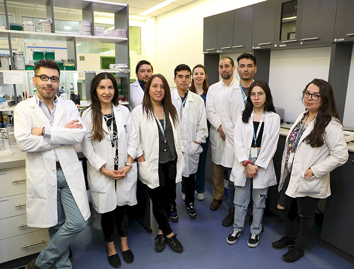 ucatolica's tweet photo. 1er lugar en los Premios Avonni para test predictivo de metástasis desarrollado por empresa creada en la #UC 🏆👏. Se trata de OncoMets, plataforma de pruebas genéticas para el pronóstico de propagación del cáncer basada en el análisis tumoral 🧠🔬: https://t.co/ZeRGkPXPc4 https://t.co/m1mZEJmABL