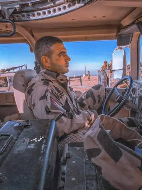 عايز تعرف مين القدوه والاسطوره الحقيقه القدوه الحقيقه 
هو الشهيد المنسي البطل رحمة الله عليه
مش تقولي ابو عبيده من ابو عبيده ابو نقاب ده الي محد عارف راجل ولا ست😂
وهيطلع ف الاخر اشتغاله كبيره قوي
وانضحك عليكم