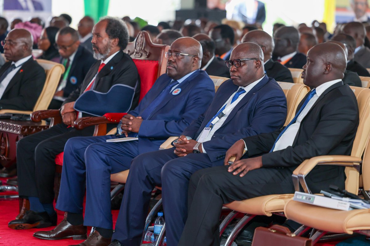 WilliamsRuto's tweet photo. Somalia was formally admitted into EAC, joining Kenya, Burundi, the Democratic Republic of the Congo, Rwanda, South Sudan, Uganda and Tanzania. https://t.co/yddvqSwPSW