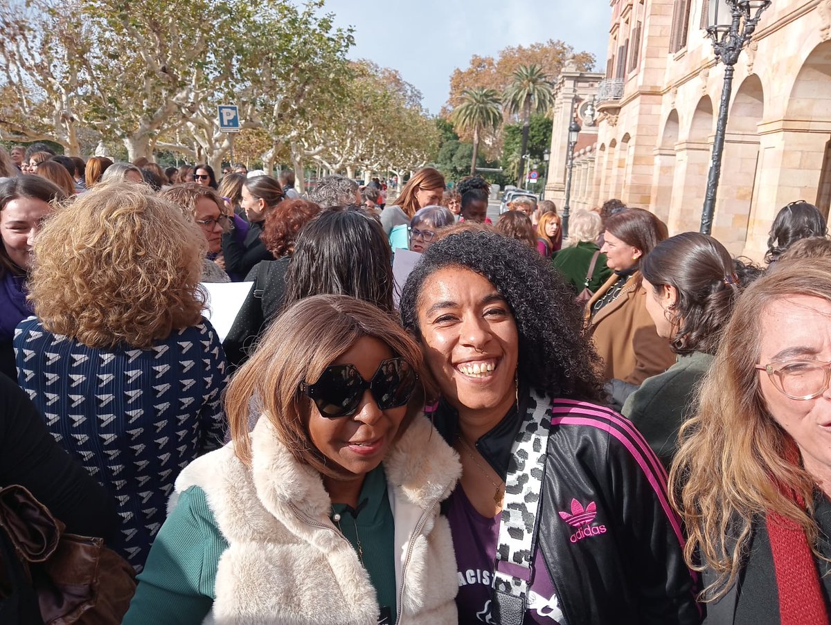 PutasIndignadas's tweet image. #25NSinViolencia
@parlamentcat
Acto de @igualtatcat
#MovimientoProDerechos
#OrgulloPuta
#NiUnaMenos
#TodessomosTodes
#NiUnPasEnrere 👠🖤