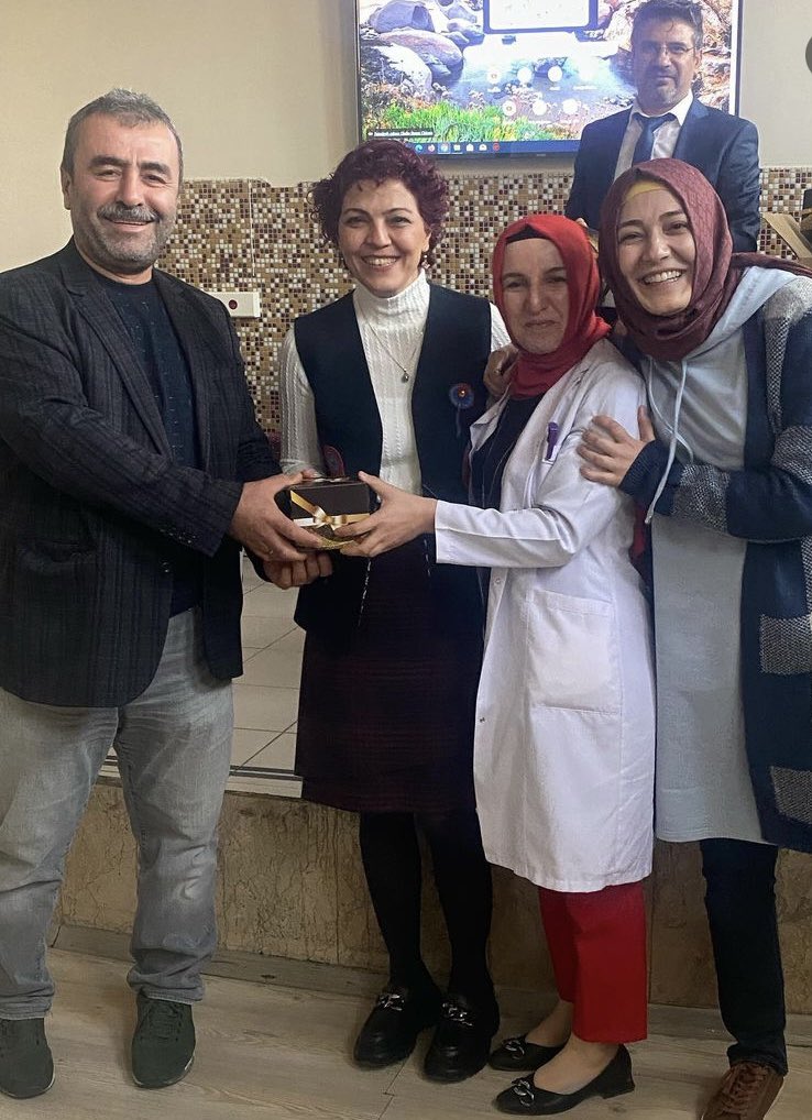 24 Kasım Öğretmenler Günü, günün anlam ve önemine uygun kutlandı. 💐🌸🌹

#24KASIM