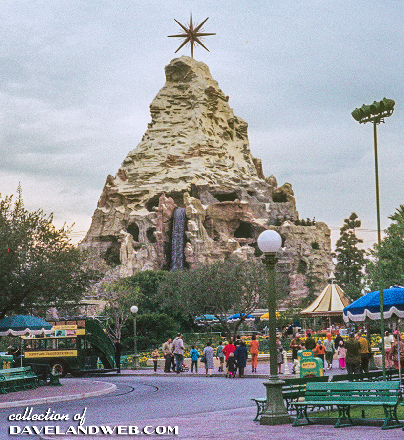 PixieDustVibes's tweet photo. Time for my annual campaign to try and convince Disneyland to bring back the Christmas Star on top of the Matterhorn. ⭐️ https://t.co/cLlaPWeBXy