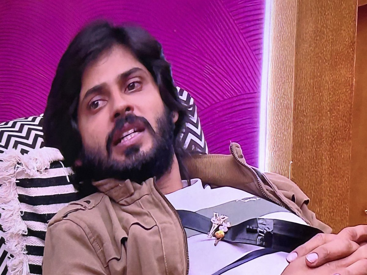 Hyd_Chronicle's tweet photo. Amaruuu
Adukoku ra saami osthe ochindi
Pothe poindi
Nee edupu sudalekapothuna…

#BiggBoss7Telugu #Amardeep #PriyankaJain

@Hyd_Chronicle https://t.co/UednsbwVZo