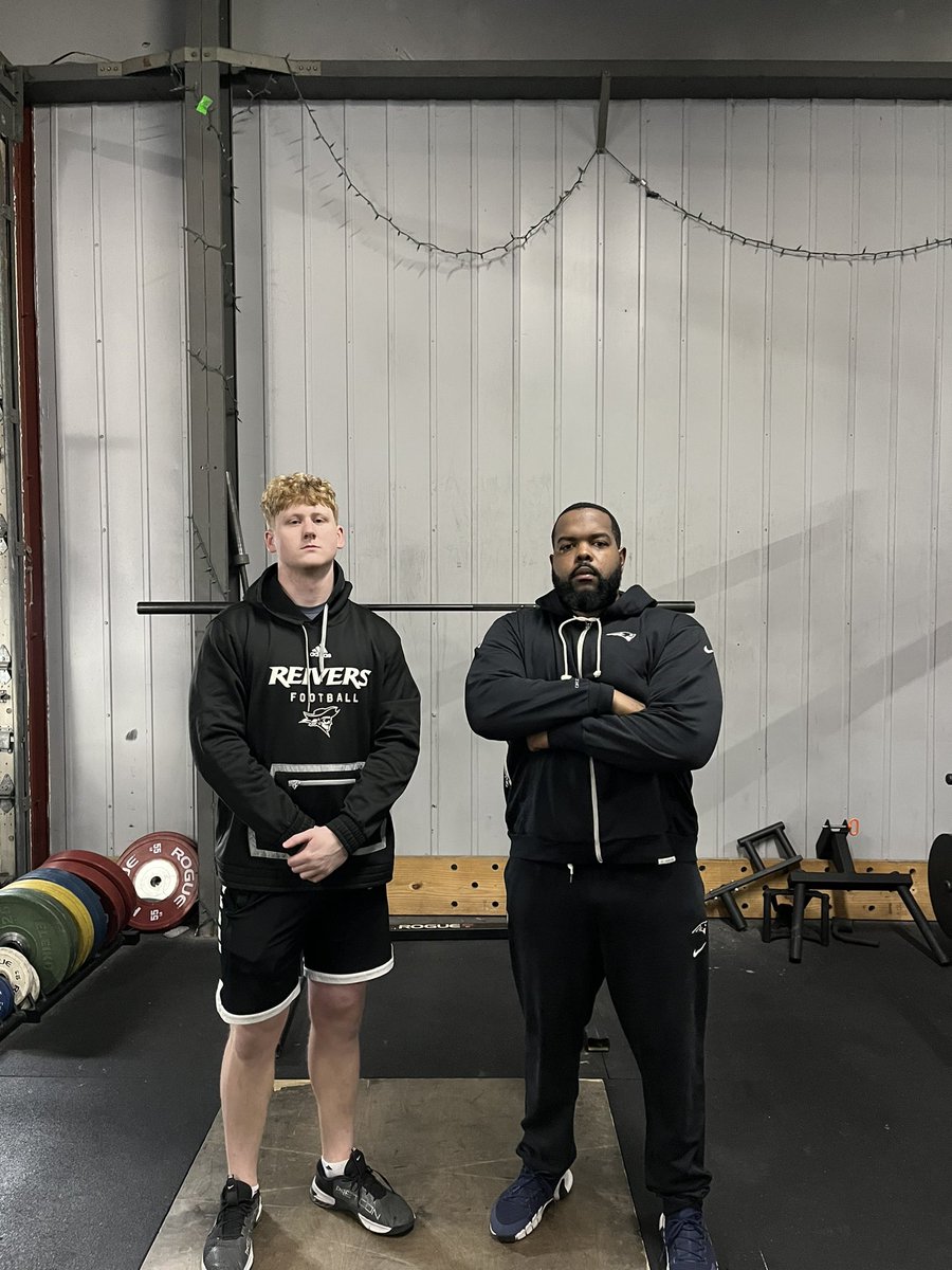 PIAthletes's tweet photo. Great Big Squat Friday with my young dawg while he’s home from Iowa Western CC before the NJCAA Playoffs. My guy is one of the best JUCO Pass Rushers in the country! Very proud of him for making 1st Team All Conference &amp; 1st Team All Region 💯 @_waltgray https://t.co/xDie7wpJPn