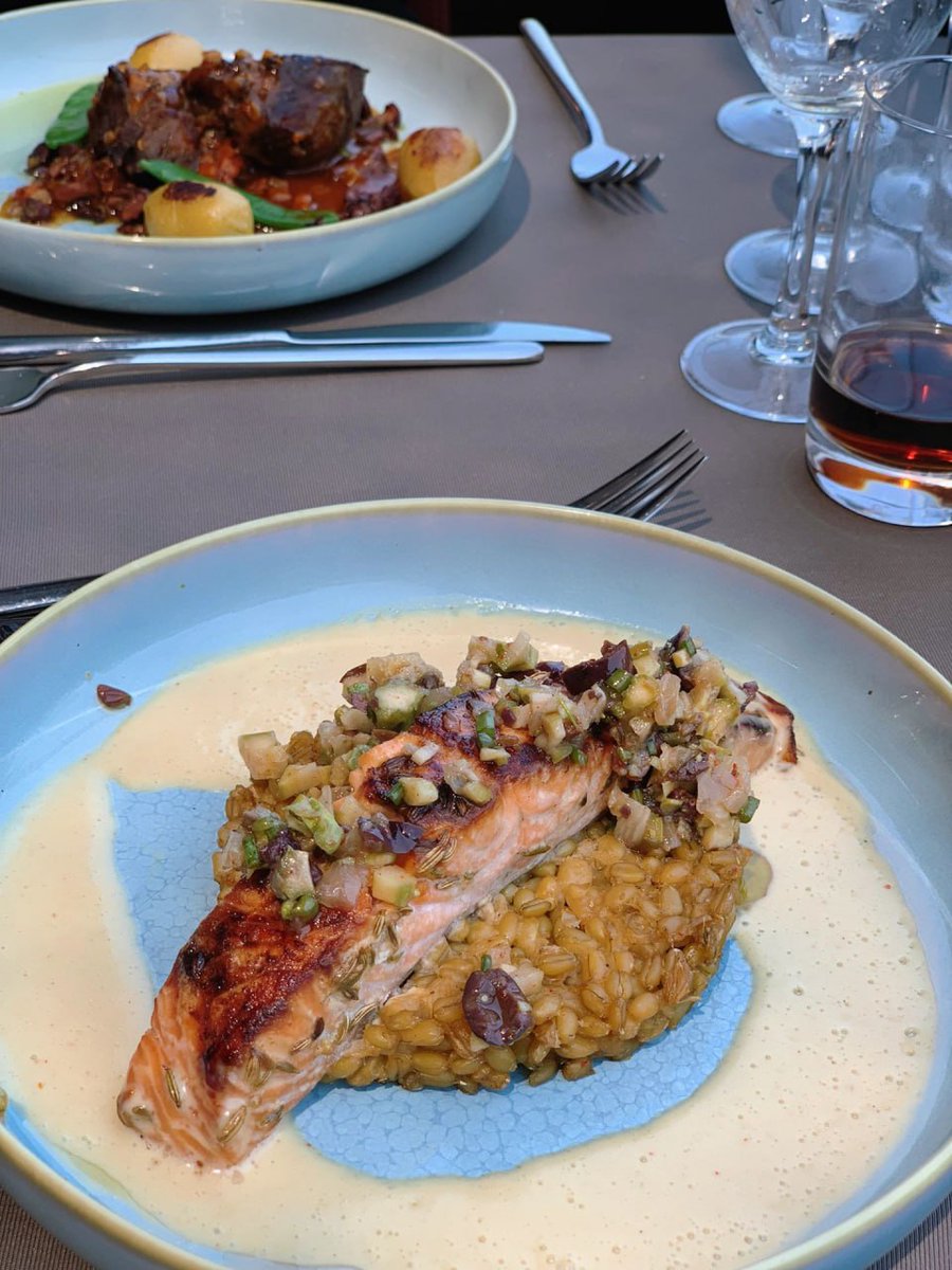 When traveling to Paris 🥂You must not miss the Seine River Cruise Lunch