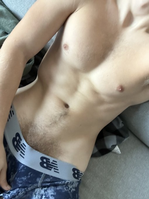 No Shave November 🪒 https://t.co/zGEKLZRybe