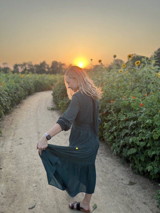 Thankful for all your love and support over the years 🌞🍂🌻 https://t.co/SWkPkBHhyA