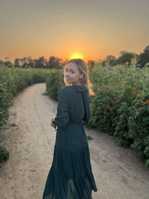 Thankful for all your love and support over the years 🌞🍂🌻 https://t.co/SWkPkBHhyA