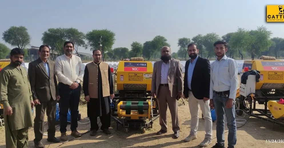 CattlekitP's tweet image. MOU Signing Ceremony - Our Silage Baler Booster Plus handing over between PLDDB &amp;amp; TIKA.
Our CEO Mr. Sajid Ahmad Bodla with his Team delivered Booster plus at PLDDB site.
Congratulations to the team for successful delivery.
@tika_english1  @PunjabLivestock @DCFAPakistan