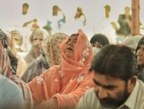 Sameerbaloch126's tweet photo. ڈرو اس دن سے جب اس ماں کے درد کا حساب تم سے لیا جائے گا @anwaar_kakar 
کشمیر اور فلسطین پر آنسو بہانے کہاں گئی تمہاری انسانیت جب بلوچ نوجوانوں کو جوڈیشل کسٹڈی سے نکال کر فیک انکاؤنٹر میں شہید کیا جاتا ہے۔
@HDT_Balochistan @Bashir_H0th
@MHidayatRehman #StopBalochGenocide https://t.co/R7E58iAm54