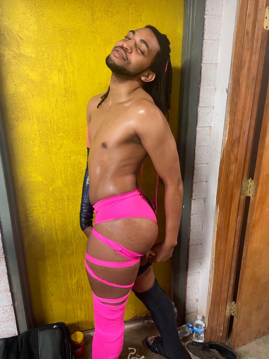 The One in Pink tweet media