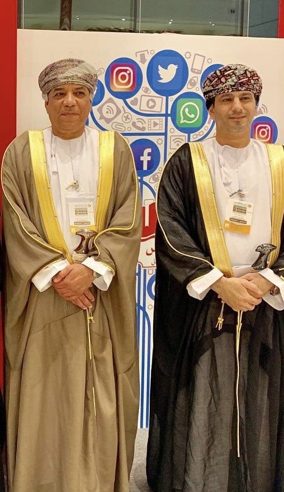 aksj19801's tweet photo. رحيل الاخ الوفي والزميل العزيز بدر بن يحي الراشدي رحيلٌ موجعٌ بعد زمالة طويلة امتدت لعقدين من الزمان كان خلالها نعم الرجل الودود ونعم الزميل المهني اسأل الله أن يتغمده بواسع رحمته وعظيم مغفرته وأن يمن على اهله وعلينا بالصبر الجميل على فراقه.
وإننا على فراقك لمحزونون ابا المنتصر . https://t.co/YhaVwgKeV8
