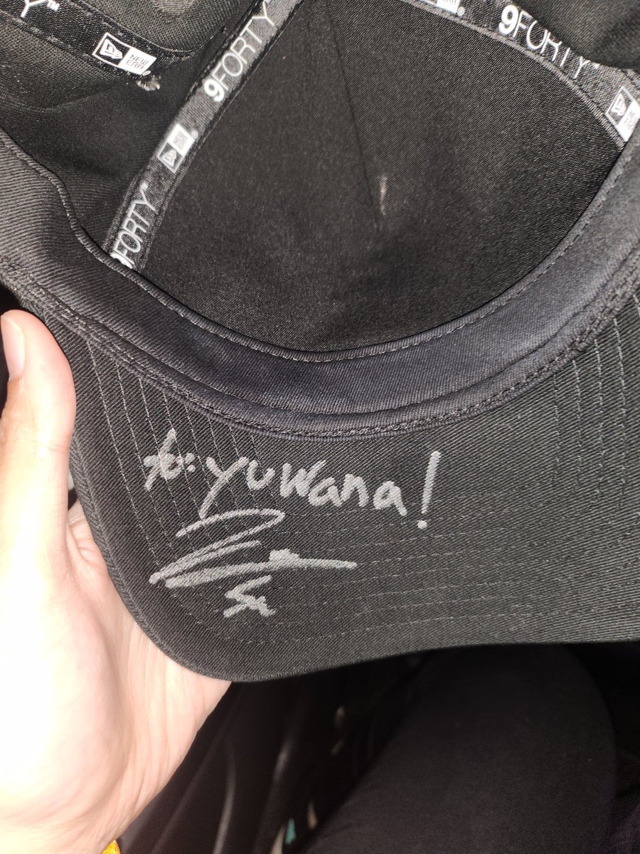 anotherkayla1's tweet photo. Im crying 😭🥹 I think today is the best day of my life. Thank u so much @eaJPark 
.
@joylandfest #JoylandFestJkt #JoylandFestival2023 #eaJPark #eaj https://t.co/ww3xS02dDg
