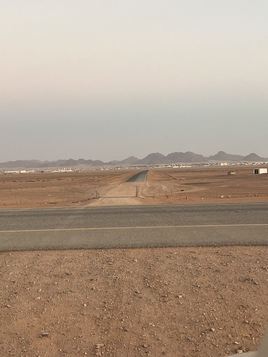 تقاطع طريق الغزالة - سقف مع طريق حائل المدينة السريع  يشهد هذه الايام تزاحم السيارات بشكل عشوائي لا إشارات ولا تحويلة  تحمي الناس من هذا الطريق الذي يحتاج الى تدخل سريع من النقل والامانةلوضع حلول عاجلة لحمايةأرواح الناس من الحوادث لاقدر الله
<a href="/SaudiTransport/">وزارة النقل والخدمات اللوجستية</a> 
 <a href="/Amanat_Hail/">أمانة منطقة حائل</a>