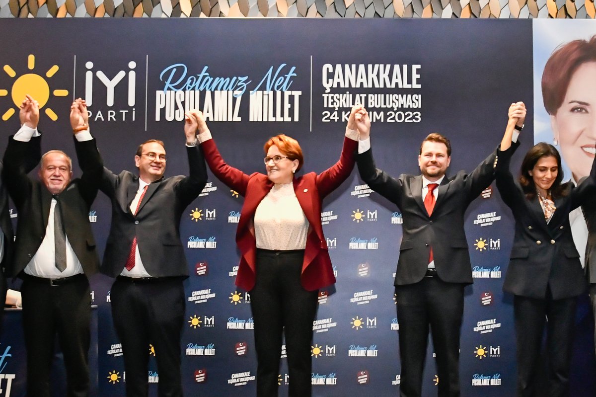 Karşınızda; şehitler diyarı Çanakkale'mizi; bir kültür, tarih ve turizm şehrine dönüştürmek ve İYİ Belediyecilik anlayışımızla tanıştırmak için gelen Çanakkale Belediye Başkan Adayımız Burak Kunt!