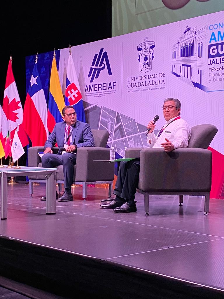 amereiaf's tweet photo. Continuamos con el tema del C.P. Oscar Ortega Cortés, Director de Subsidio a Universidades de la #DGESUI en la @SEP_mx “Marco normativo y procedimientos para efectuar reintegros y enteros a la Tesorería de la Federación (TESOFE)”. https://t.co/laCDAjQhwY