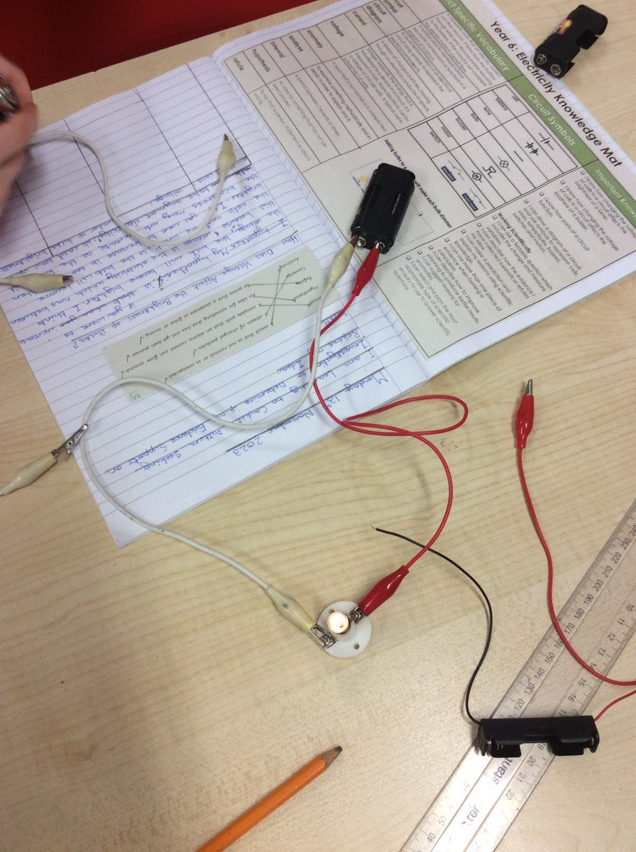 StPhilipsY6C's tweet photo. In science, we are experimenting with series circuits composed of different electrical components. We use our knowledge organiser to support our long-term retention of the key information. #teamstphilips @StPhilipCEAP #Science https://t.co/HD3N4unxQj