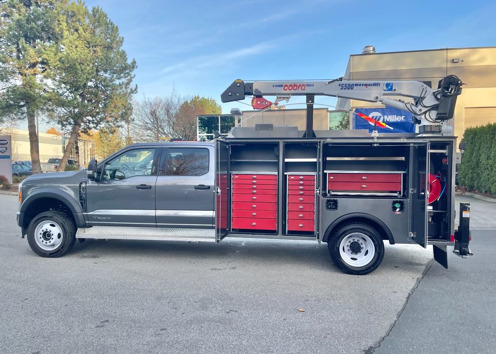 WorkTruckWest's tweet image. 🔶Build of the Week | F550 Mechanics Service Truck Package🔶

This Work Truck West 11' Aluminum Body on a 2023 Ford F550 Crew Cab Chassis will be Servicing Railway Equipment Across Canada! #WorkTruckWest #NeedsMet #servicetruck #worktruck #customworktruck #MillerEnpak