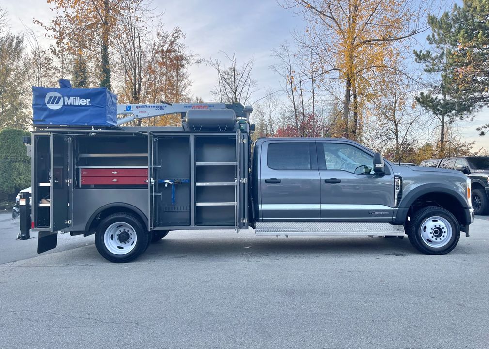 WorkTruckWest's tweet image. 🔶Build of the Week | F550 Mechanics Service Truck Package🔶

This Work Truck West 11' Aluminum Body on a 2023 Ford F550 Crew Cab Chassis will be Servicing Railway Equipment Across Canada! #WorkTruckWest #NeedsMet #servicetruck #worktruck #customworktruck #MillerEnpak