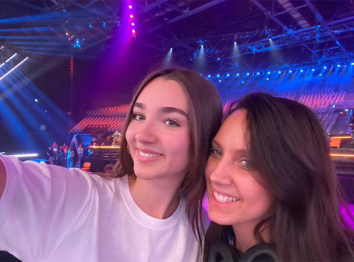 @angelinaofficiel a retrouvé à #Nice sa chorégraphe de l’#EurovisionJunior : la talentueuse <a href="/SabrinaLonis/">sabrina Lonis Officiel</a>. Elle propose chaque année des chorégraphies incroyables qui participent au succès de la France. ❤️🇫🇷 #JESC #JESC2023 #EurovisionJunior2023