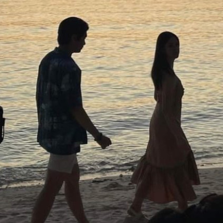 post na natin, ang tagal tagal din lang 😅 kung magagalit si kisses edi mag online sya para sitahin ulit ako😂😂😂 chos! uy, yung mga tinago nyong pics ni kisses jan mula 2017 na di nailabas kasi sabi daw ni ganito ganyan, bawal… ilabas nyo na 😂 wala ng batas😂
#kissesdelavin