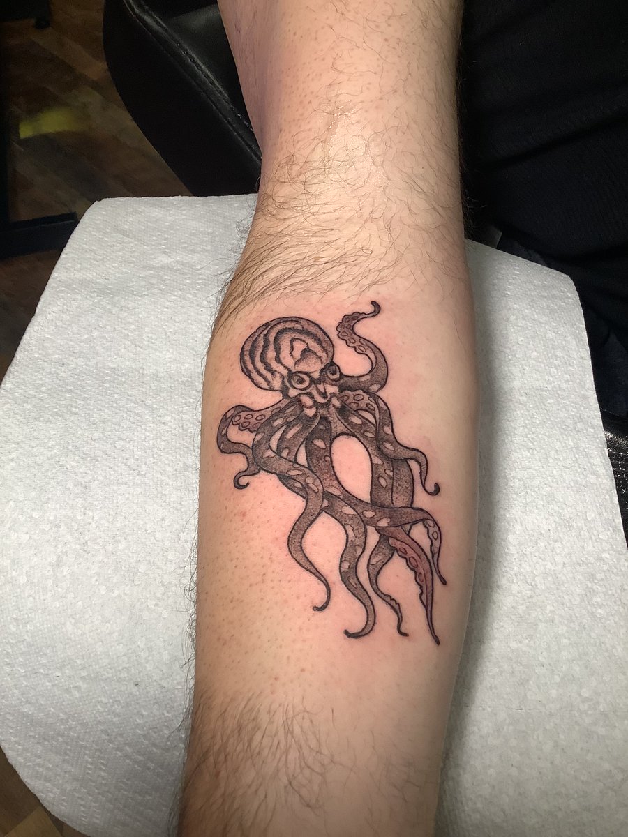 kierrafocks's tweet photo. Pacific Striped Octopus 
#atlanta #tattoo #octopus https://t.co/BJ39GfUKNH