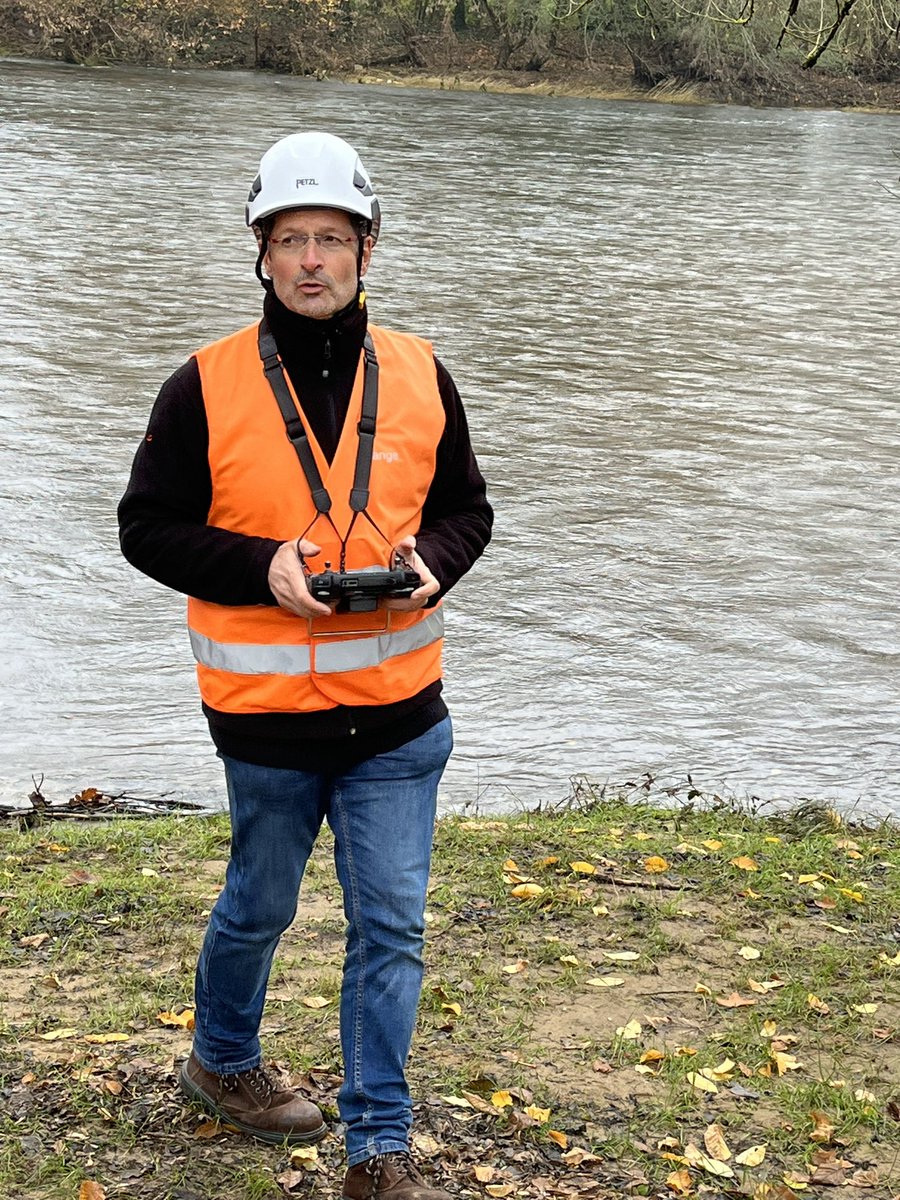 Sébastien Audra (@sebaudra) on Twitter photo Bonne nouvelle pour les habitants de Creysse dans le Lot : grâce à l’utilisation d’un drone au dessus du fleuve de la Dordogne pour tirer un câble provisoire de fibres optiques, <a href="/OrangeOccitanie/">Orange Occitanie</a> a rétabli cet après-midi les services internet et téléphone fixe de 260 foyers Bonne nouvelle pour les habitants de Creysse dans le Lot : grâce à l’utilisation d’un drone au dessus du fleuve de la Dordogne pour tirer un câble provisoire de fibres optiques, <a href="/OrangeOccitanie/">Orange Occitanie</a> a rétabli cet après-midi les services internet et téléphone fixe de 260 foyers