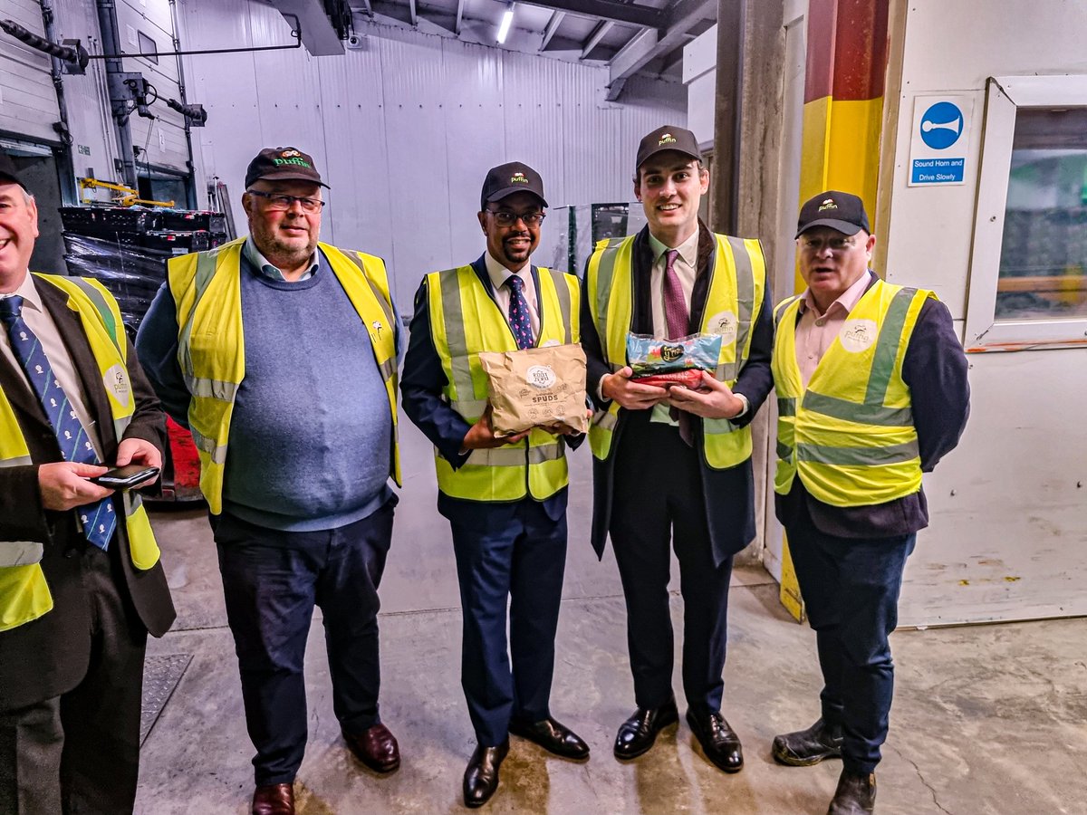 Absolutely fascinating visit to <a href="/PuffinProduce/">Puffin Produce Ltd</a> in Haverfordwest this afternoon with <a href="/TufnellHenry/">Henry Tufnell MP</a>.

A Welsh company playing a huge role in the Welsh economy, supplying major supermarkets with the very best Welsh produce - all with a net zero future at the heart of their work.