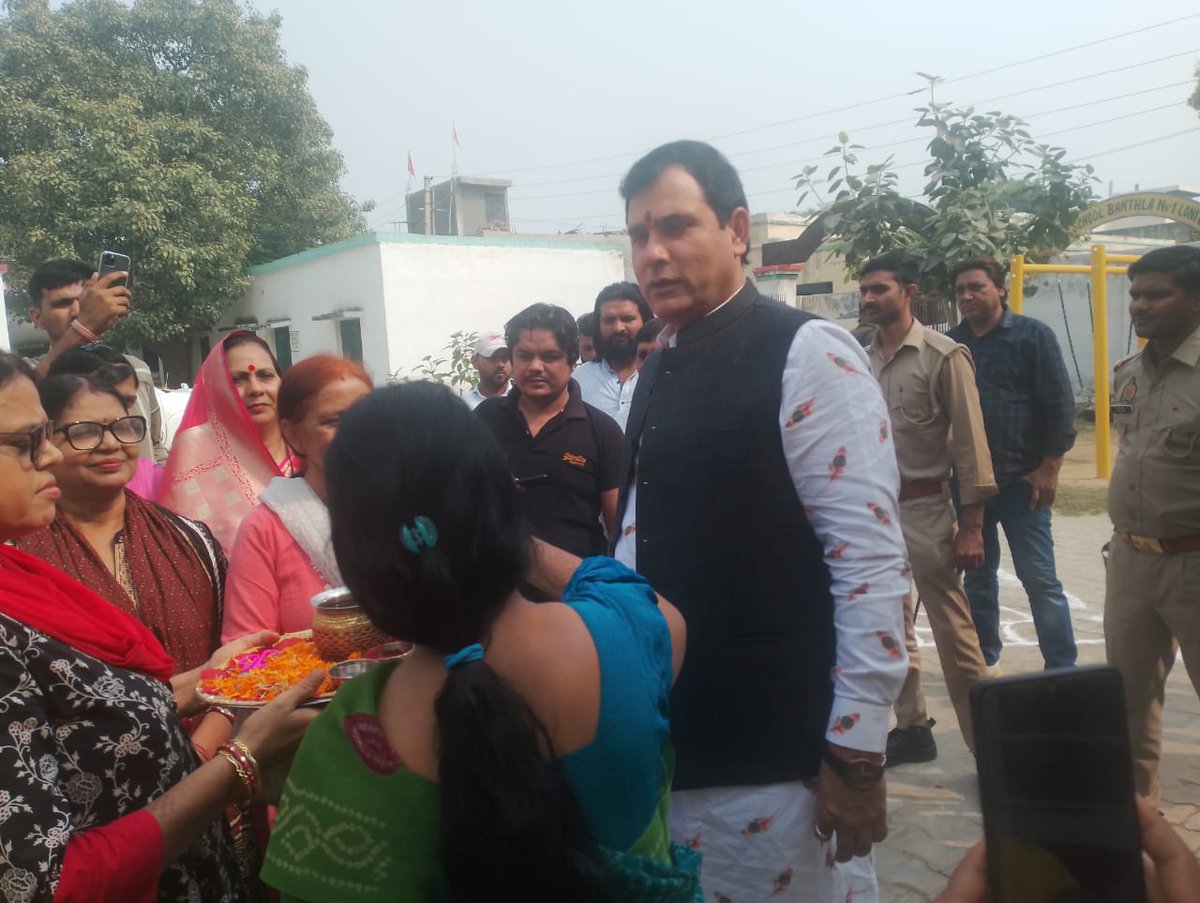 vinitachandra01's tweet photo. माननीय विधायक जी द्वारा लर्निंग लैब आंगनबाड़ी केंद्र का उद्घाटन किया गया लोनी गाजियाबाद। https://t.co/aAHVKKlhQD