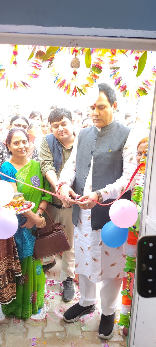 vinitachandra01's tweet photo. माननीय विधायक जी द्वारा लर्निंग लैब आंगनबाड़ी केंद्र का उद्घाटन किया गया लोनी गाजियाबाद। https://t.co/aAHVKKlhQD
