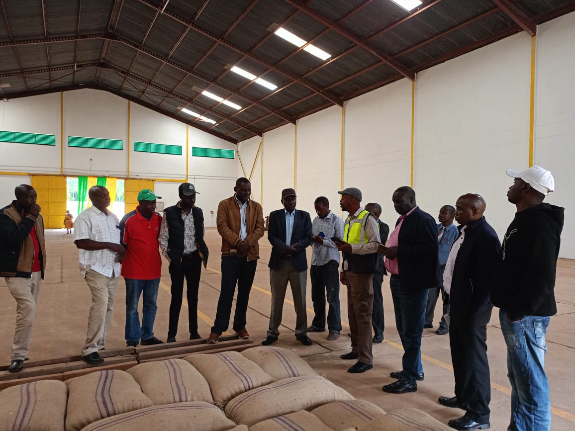Roundtable with Trans Nzoia large-scale farmers on mobilization of #harvest2023 to the Warehouse Receipt System. @NCPB_KE @Agri_FinanceKe @IFCAfrica @cerealgrowerske