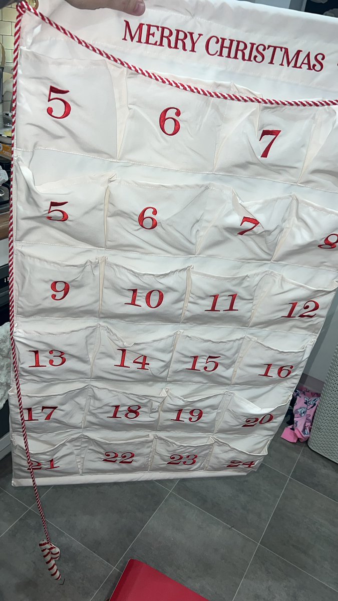 LeppardDonna's tweet photo. @homebargains pls tell your elves to stop listening to @OfficialSteps  while making these advent calendars 🤦🏼‍♀️ I now have to drive for an hour back to store to change it #typo #steps #5678 #thismumistootiredforthisshit https://t.co/SPPwwuLLLB