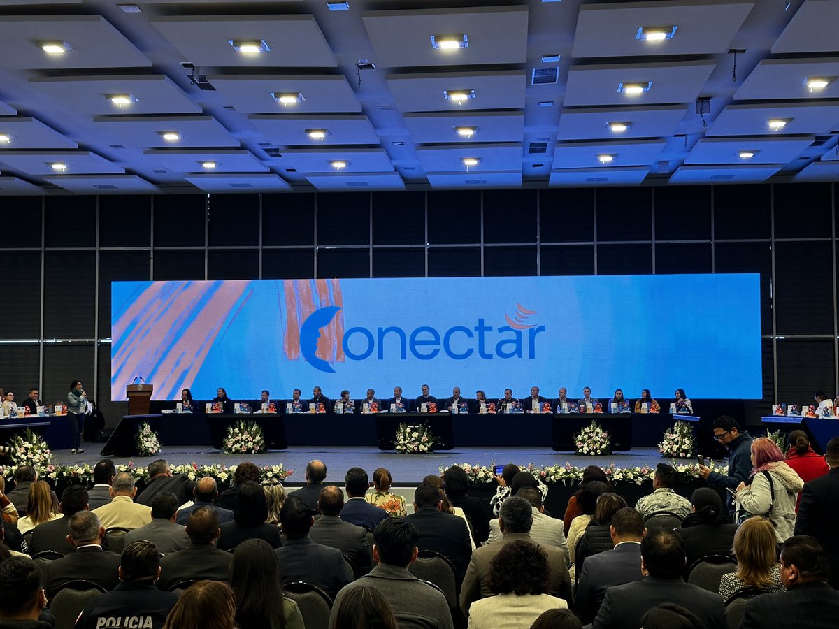 fiscaliaqro's tweet image. La participación de empresas con gran sentido social, como @TimHortonsMX, #FEMSA, organismos federales como el #IMSS, el #ISSTE, la Secretaría de Infraestructura, Comunicaciones y Transportes, y la totalidad de los institutos municipales de la mujer en el estado, consolidan a