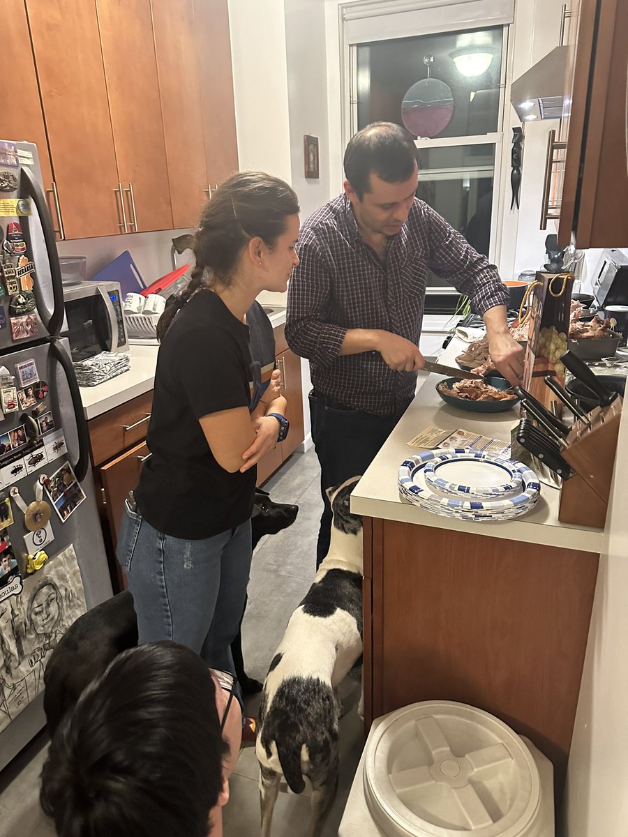 International Thanksgiving w/ 🇺🇸 🇨🇳 🇷🇴 🇦🇱 🇲🇰 🇳🇱 representatives! We are so thankful for our friends and <a href="/E3BColumbia/">E3B Columbia</a> community!