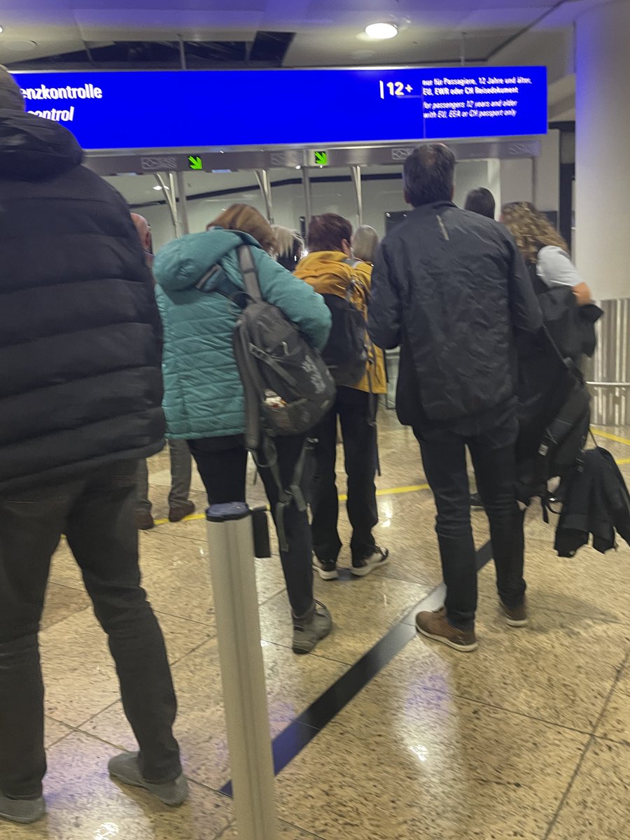 buhashee's tweet image. Back in Schengen. #fastpath